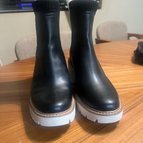 Never worn Steve Madden boots - Picture 2 of 4